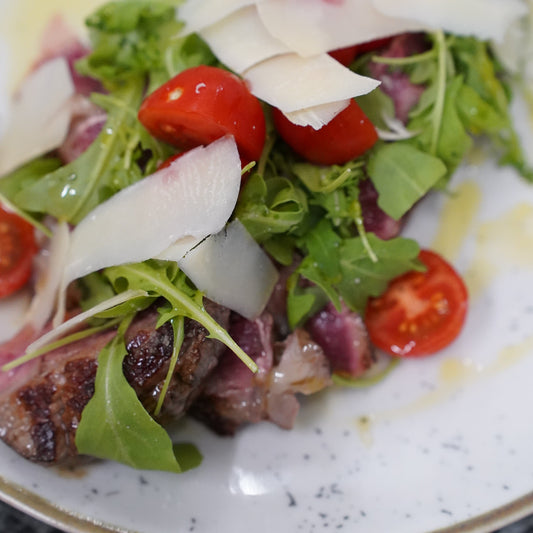 Tagliata di Manzo, Rucola, Grana e Pachino